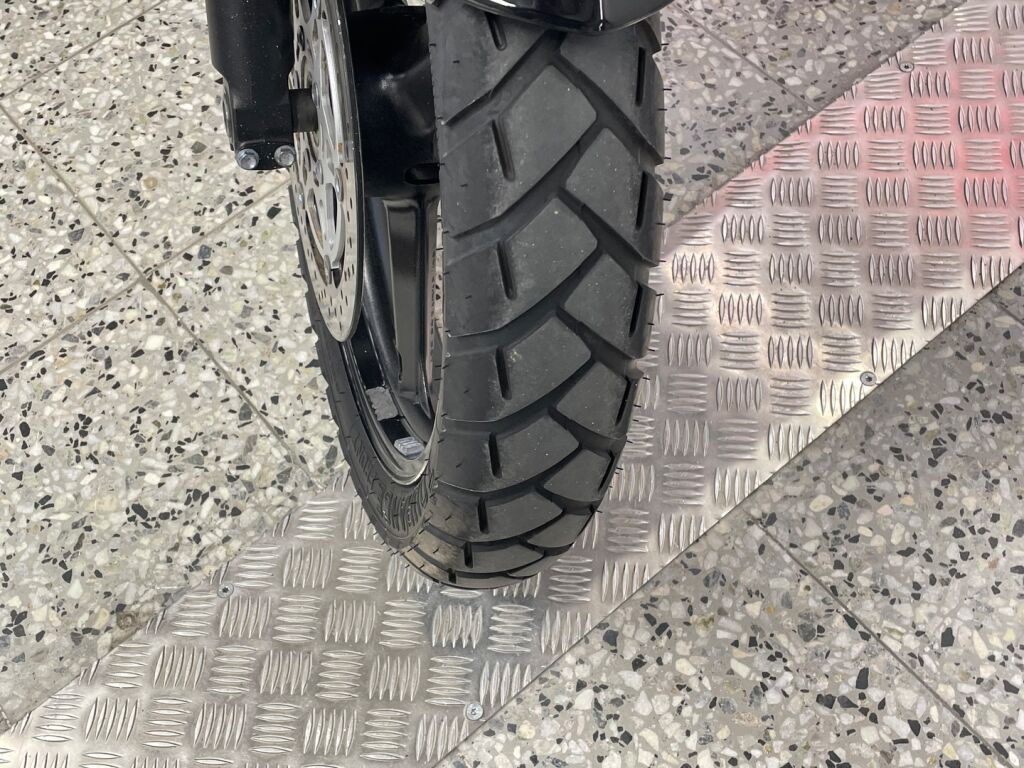 Suzuki DL 2007 Musta