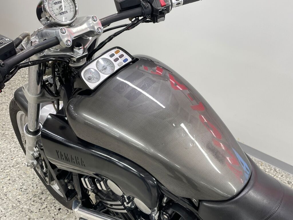 Yamaha VMX 2002 Musta