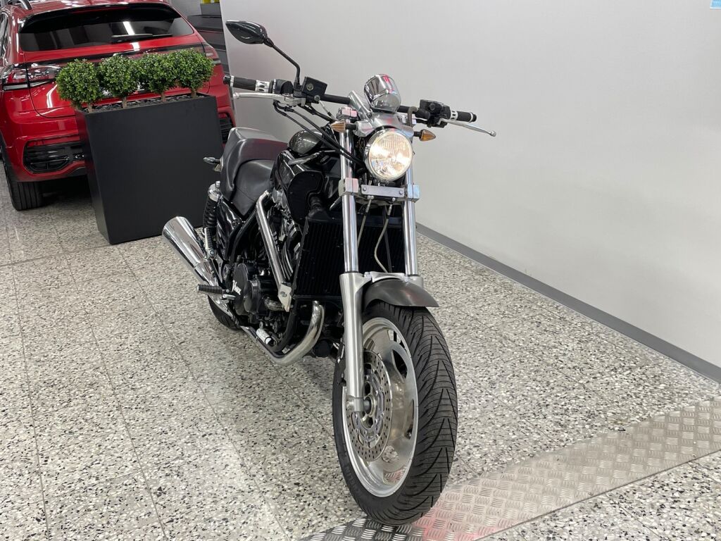 Yamaha VMX 2002 Musta