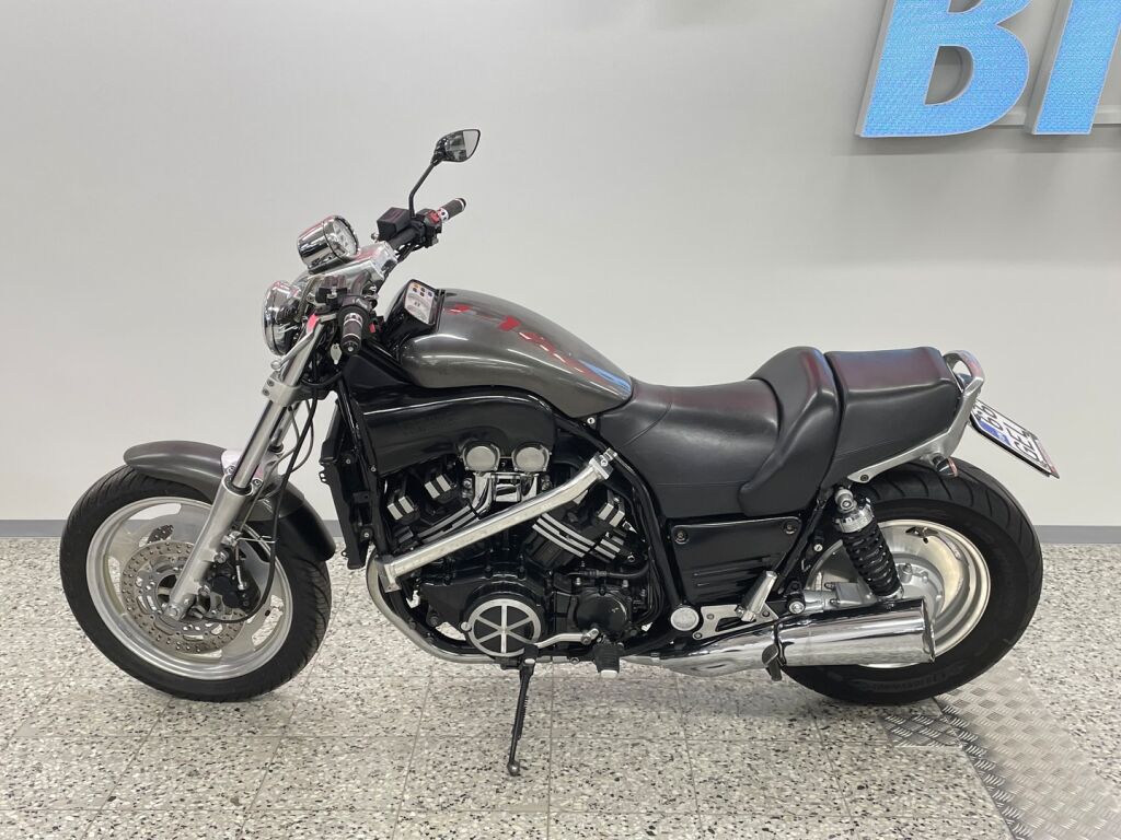 Yamaha VMX 2002 Musta