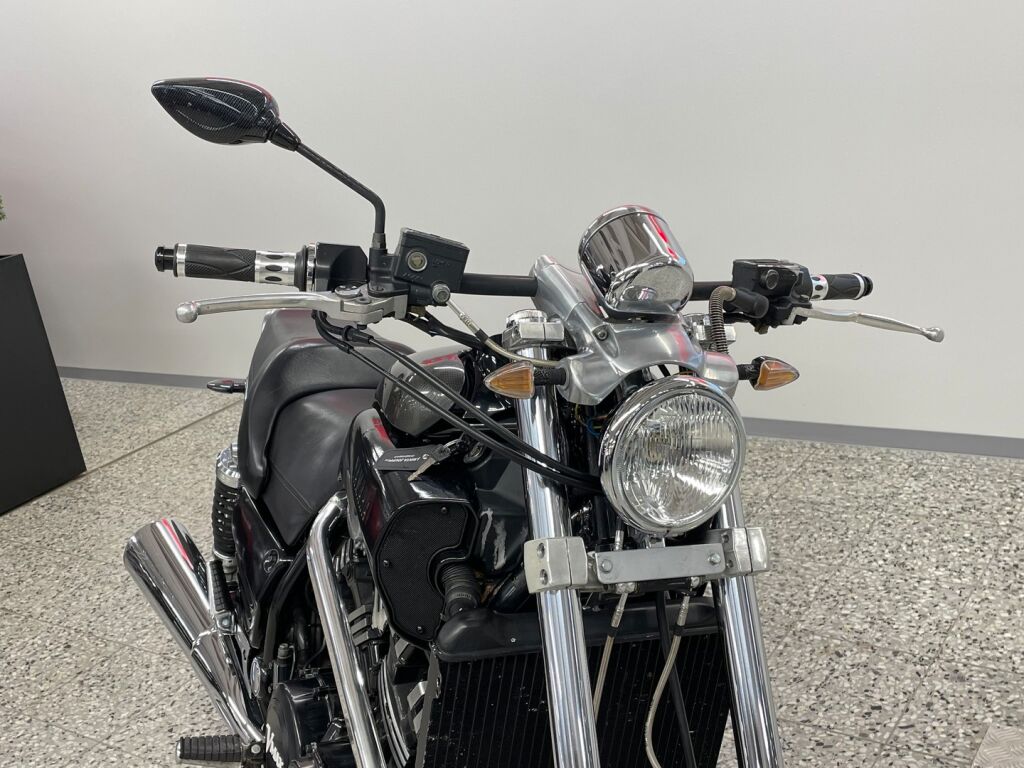 Yamaha VMX 2002 Musta