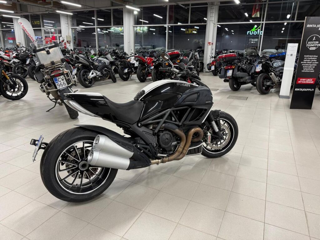 Ducati Diavel 2011 PNI V 46