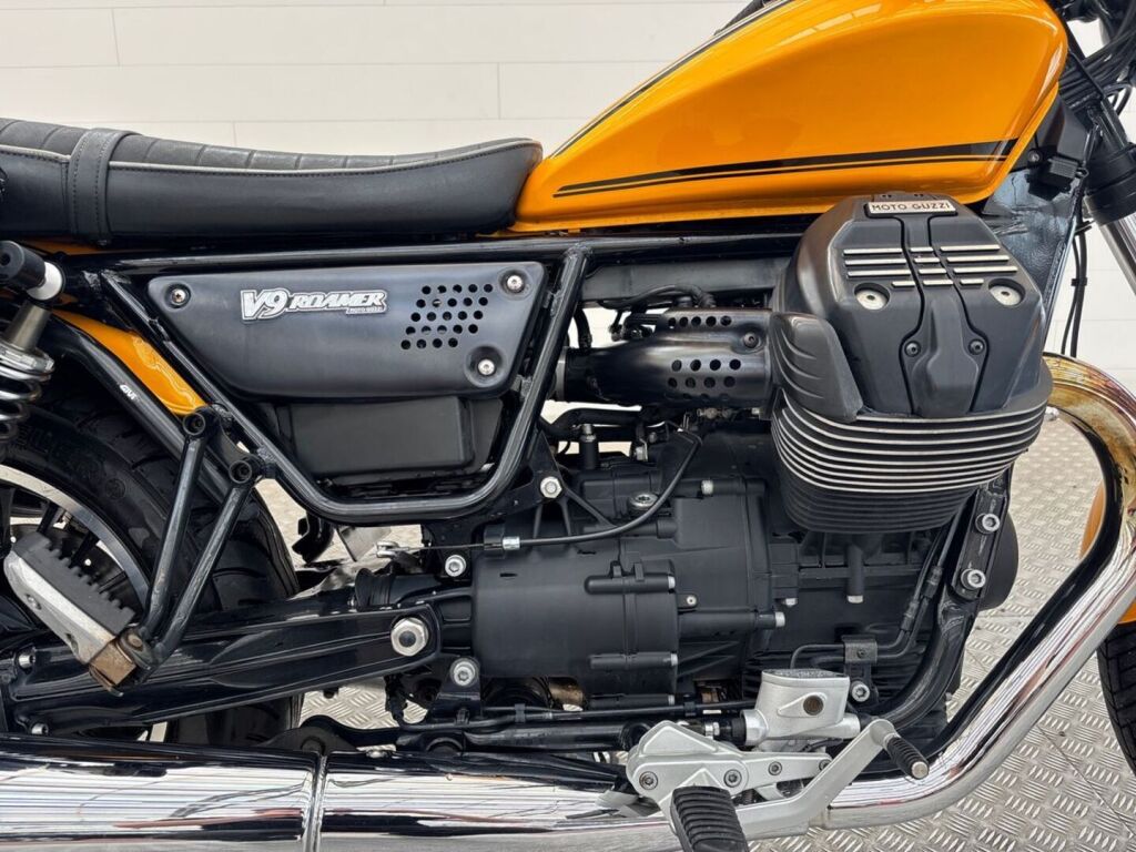 Moto guzzi V9 2016 Keltainen