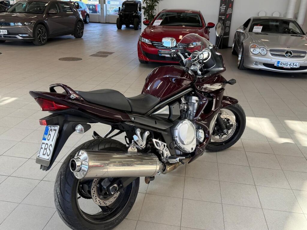 Suzuki GSF 2010 