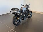 Triumph STREET TRIPLE 2010 