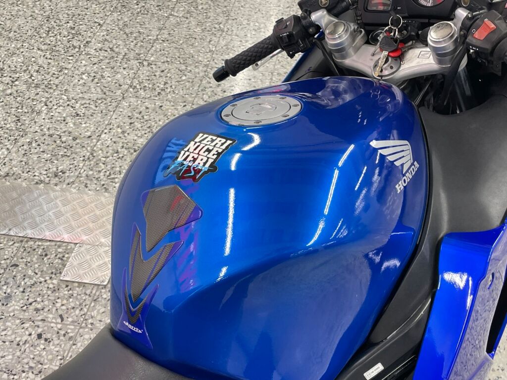 Honda CBR 2001 Harmaa