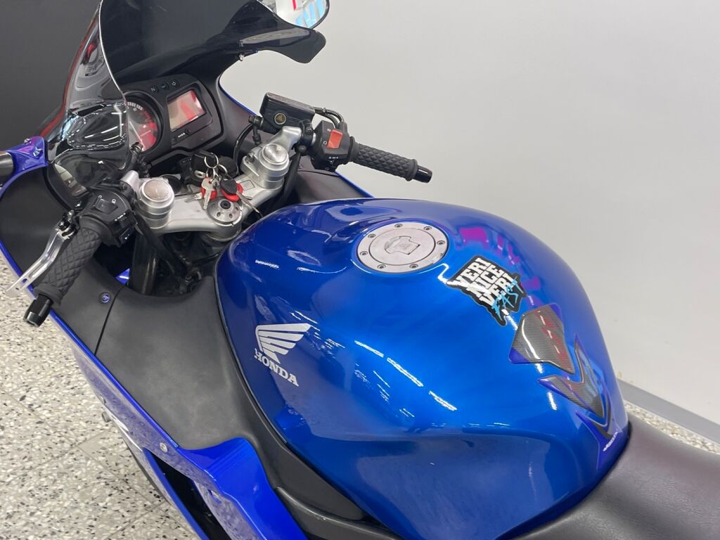 Honda CBR 2001 Harmaa