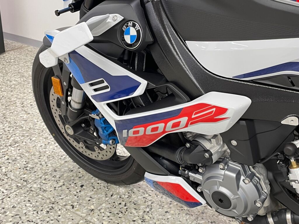 BMW M 2023 Valkoinen