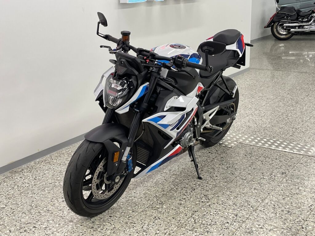 BMW M 2023 Valkoinen