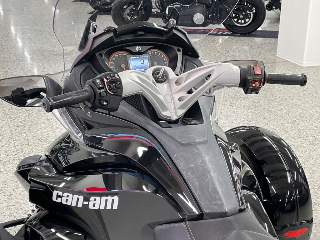 Can-am Spyder 2015 