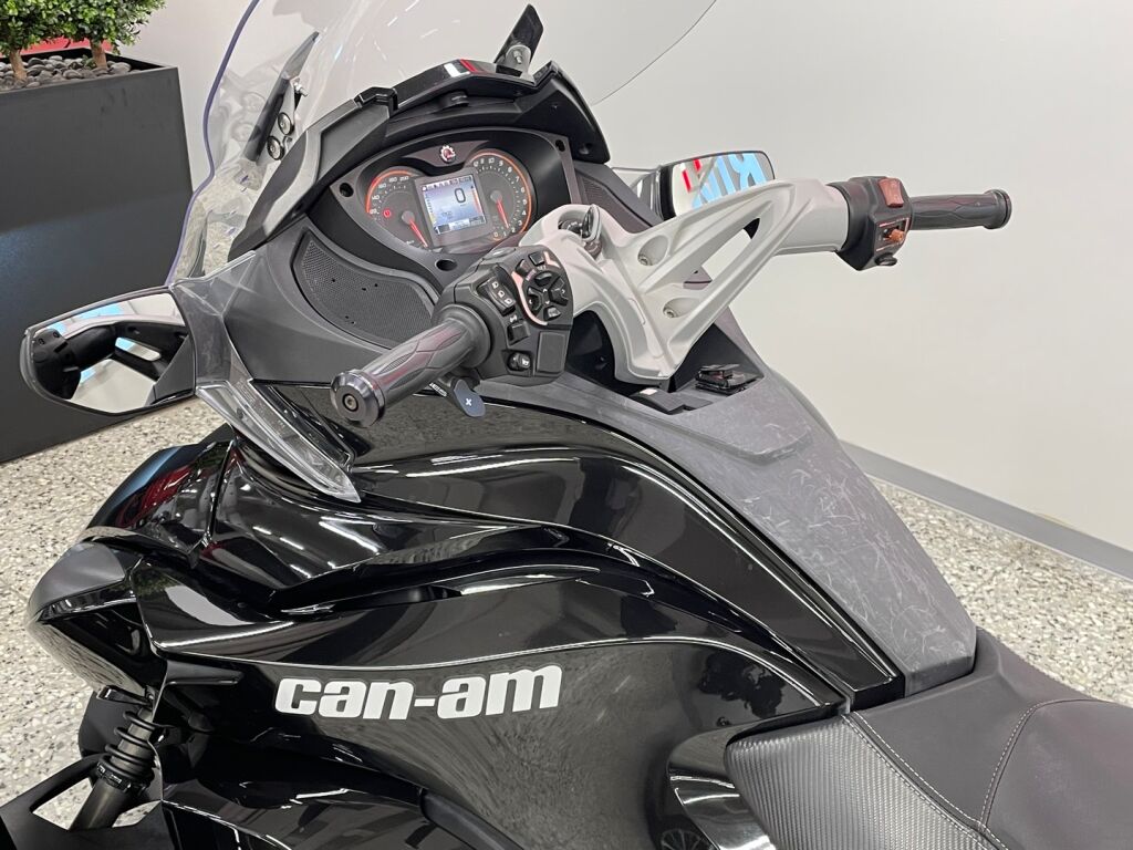 Can-am Spyder 2015 