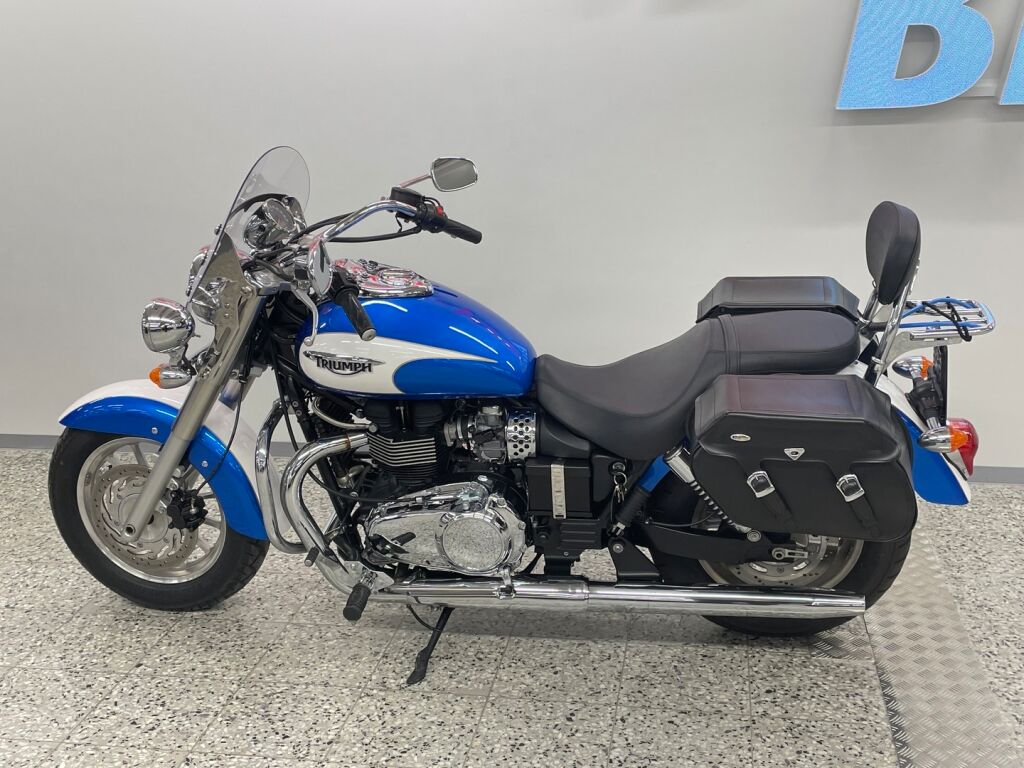 Triumph AMERICA 2012 