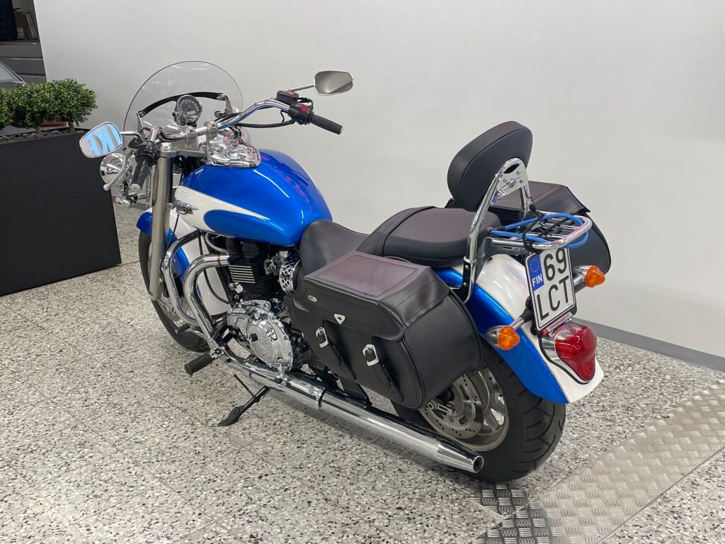 Triumph AMERICA 2012 