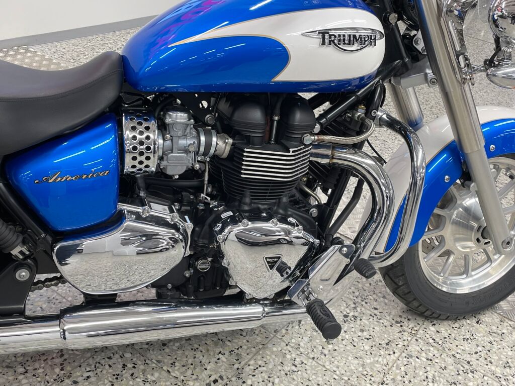 Triumph AMERICA 2012 