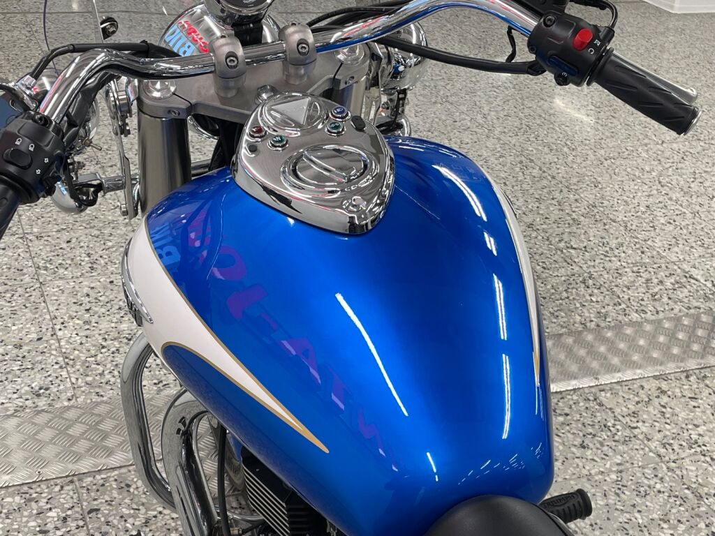 Triumph AMERICA 2012 