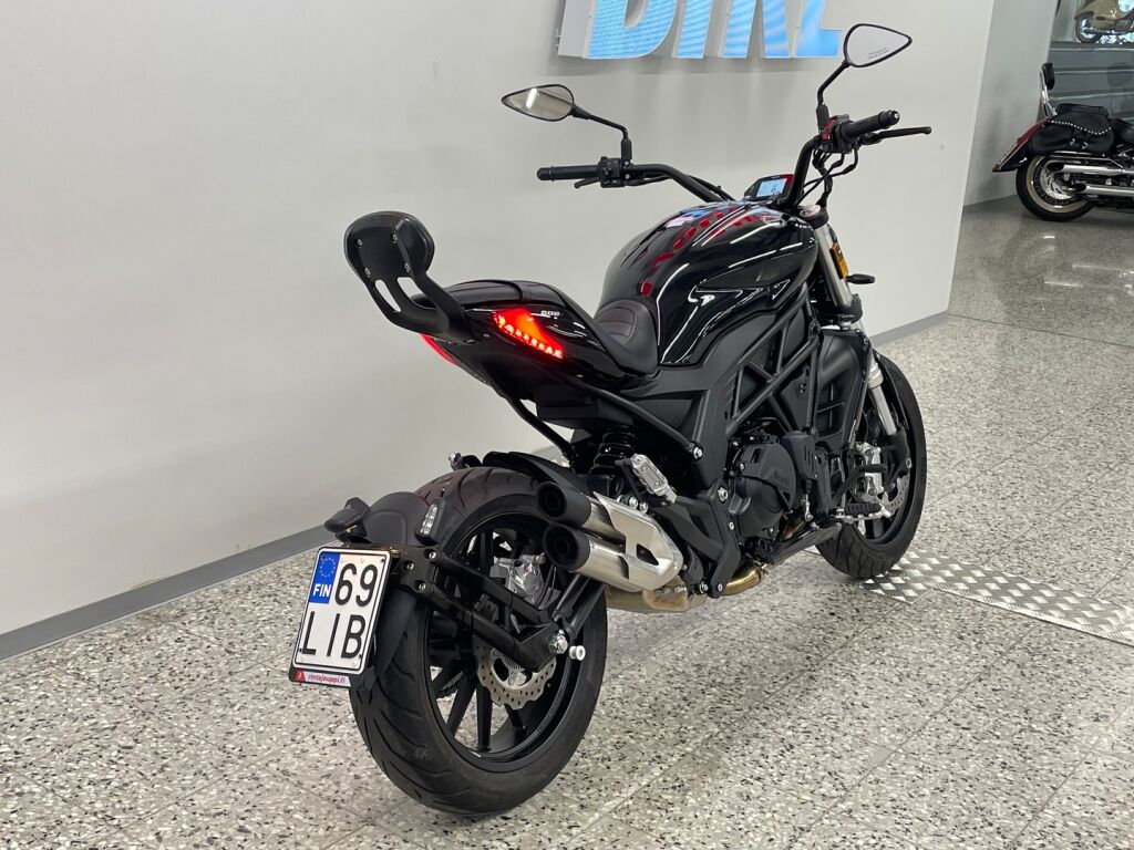 Benelli 502 CRUISER 2025 