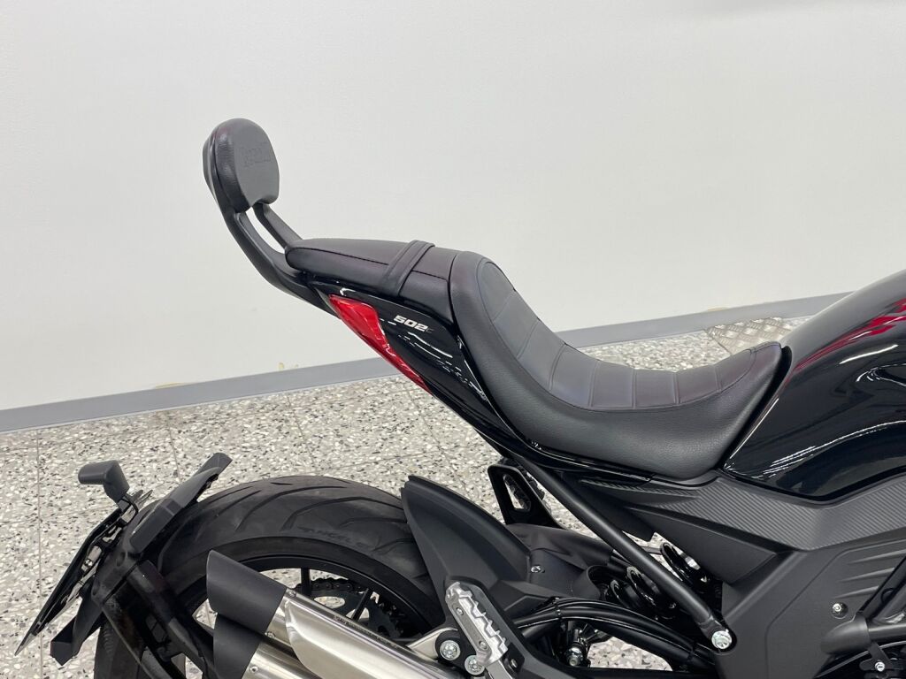 Benelli 502 CRUISER 2025 