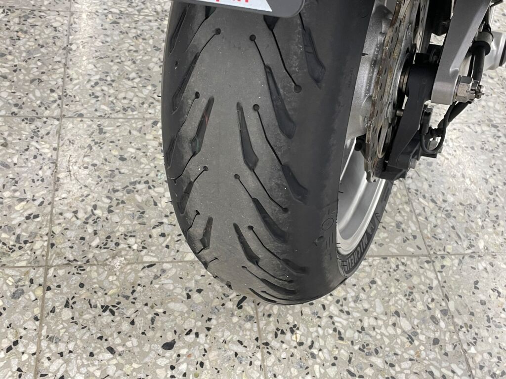 Kawasaki GTR 2009 Musta