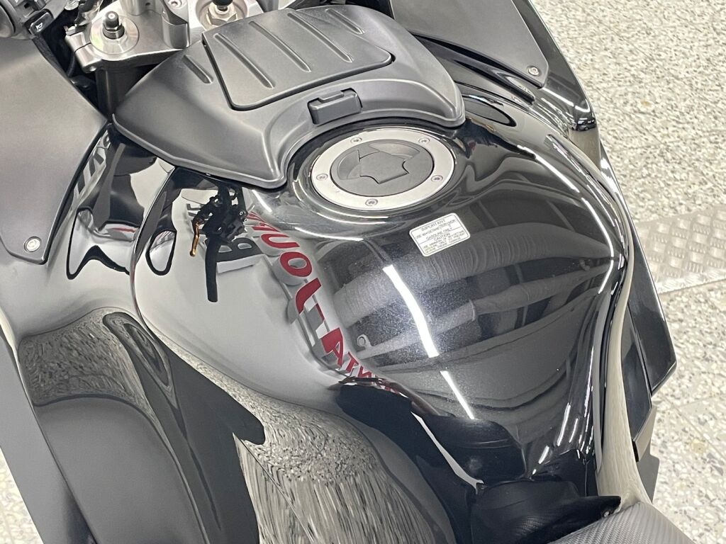 Kawasaki GTR 2009 Musta