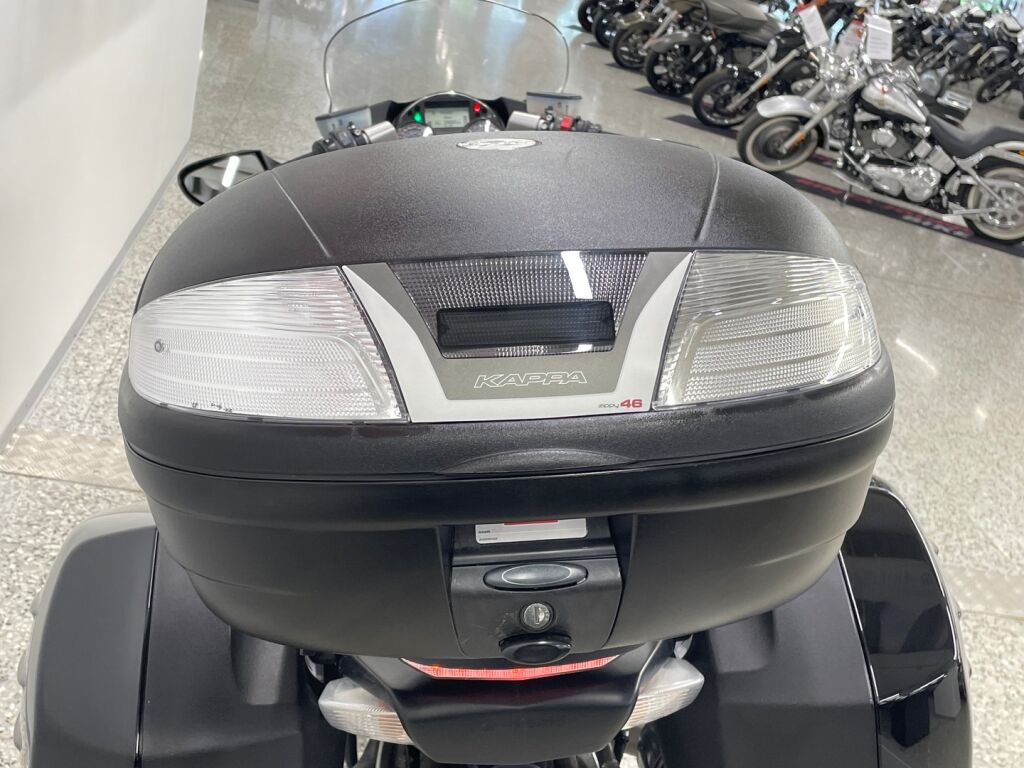 Kawasaki GTR 2009 Musta