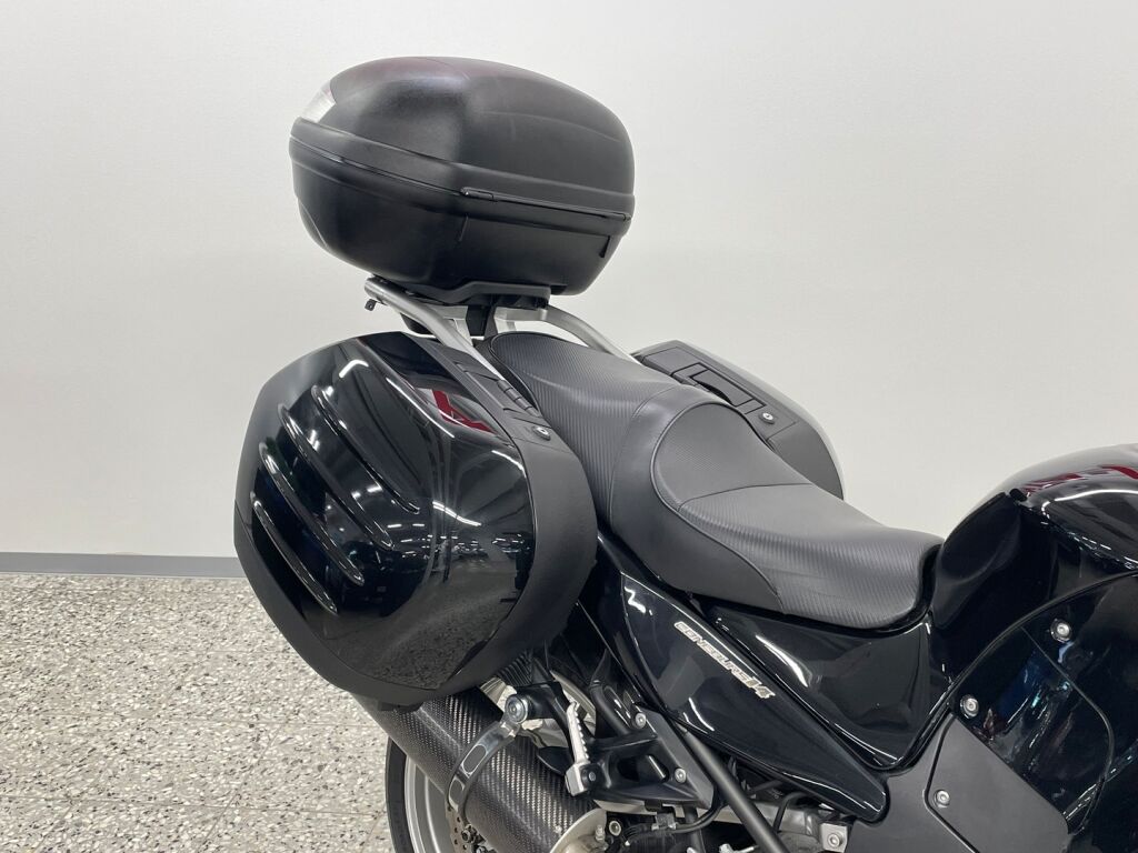 Kawasaki GTR 2009 Musta