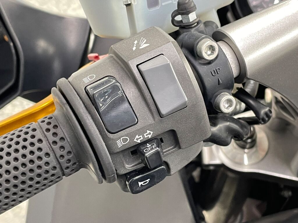 Kawasaki GTR 2009 Musta