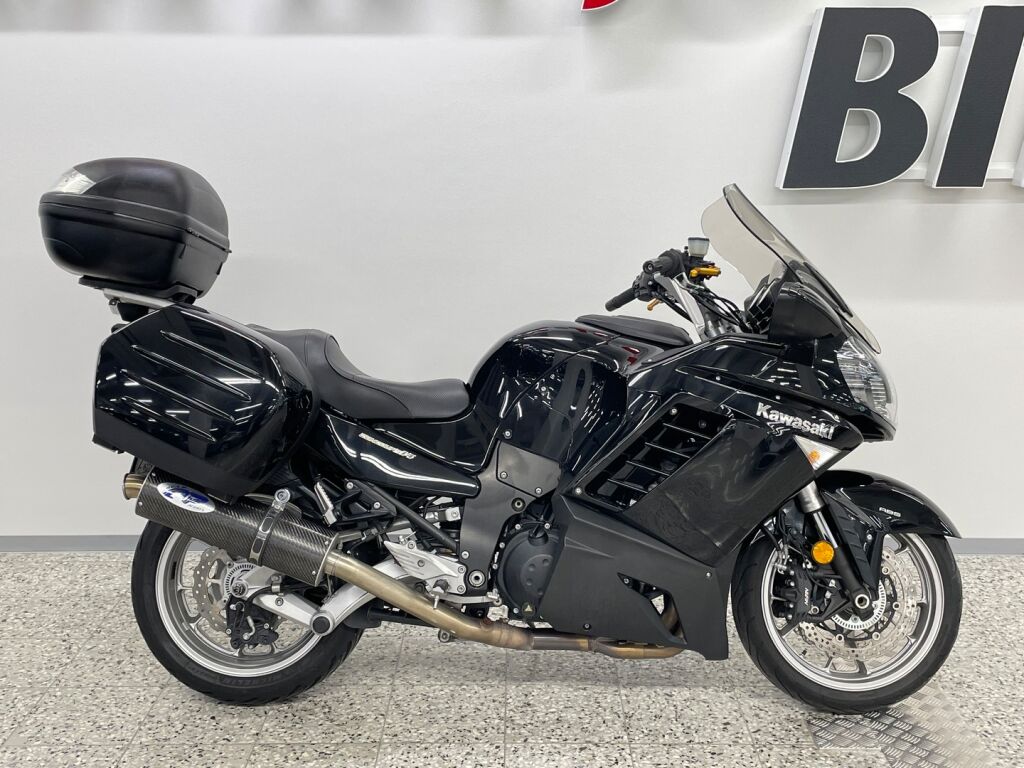 Kawasaki GTR 2009 Musta