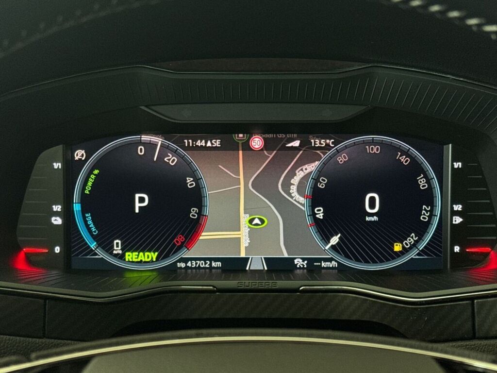 Skoda SUPERB 2023 