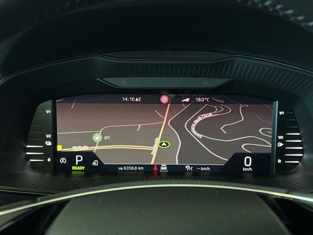 Skoda SUPERB 2022 Musta