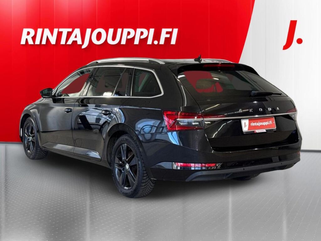Skoda SUPERB 2022 Musta