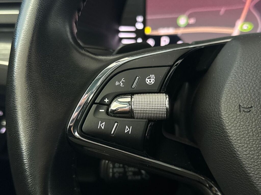 Skoda SUPERB 2022 Musta