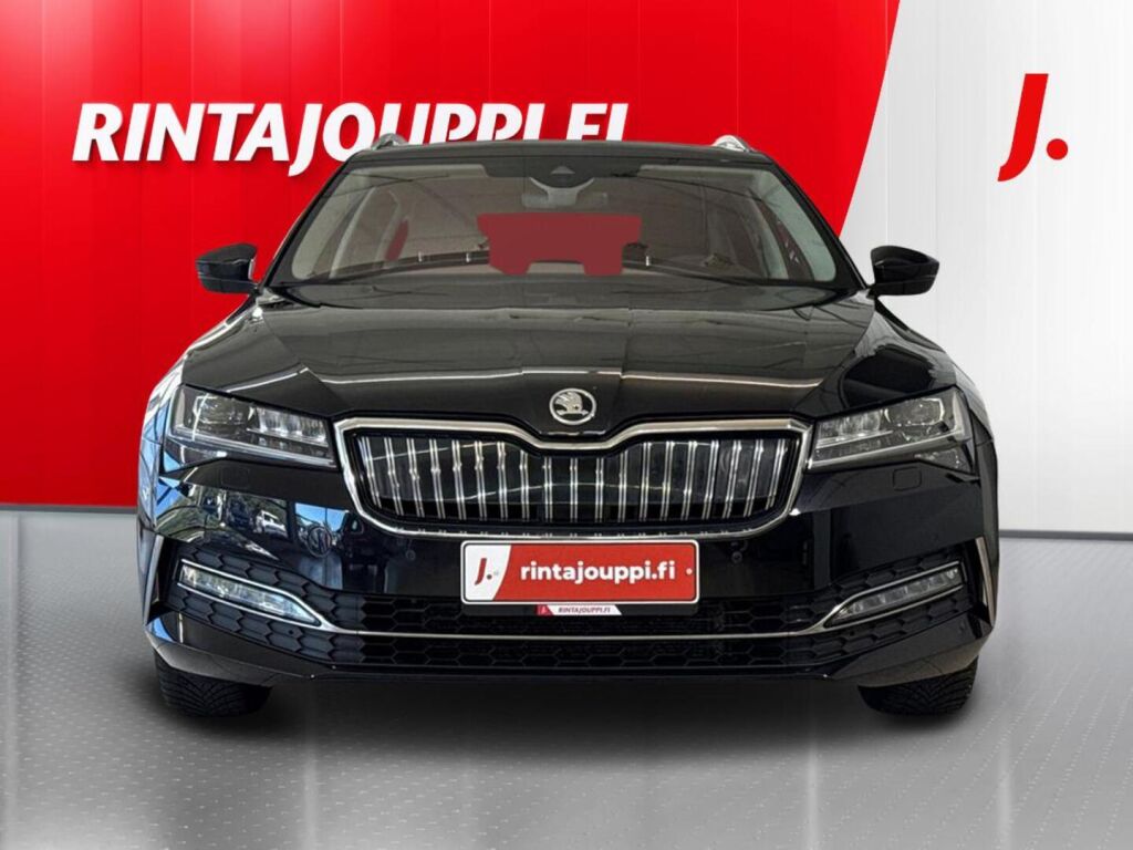 Skoda SUPERB 2022 Musta
