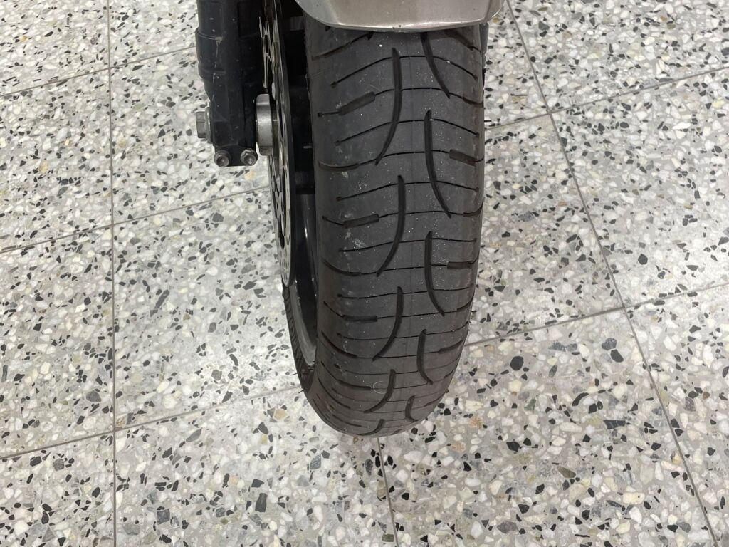 Suzuki GSF 2012 