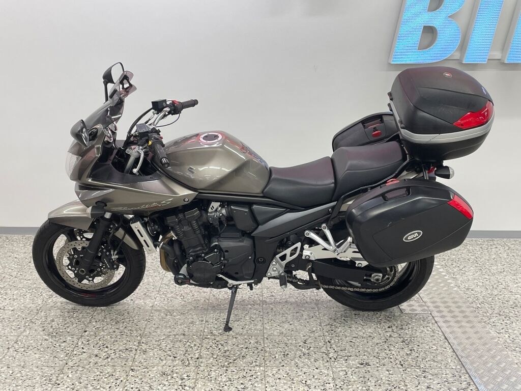 Suzuki GSF 2012 