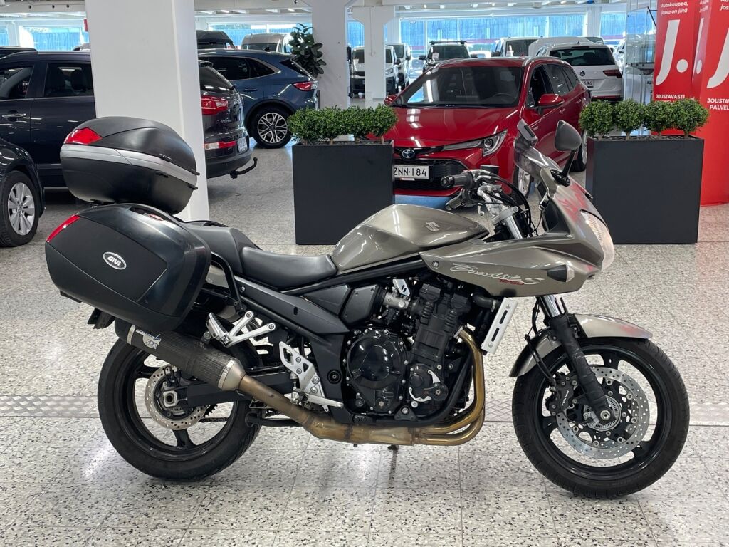 Suzuki GSF 2012 