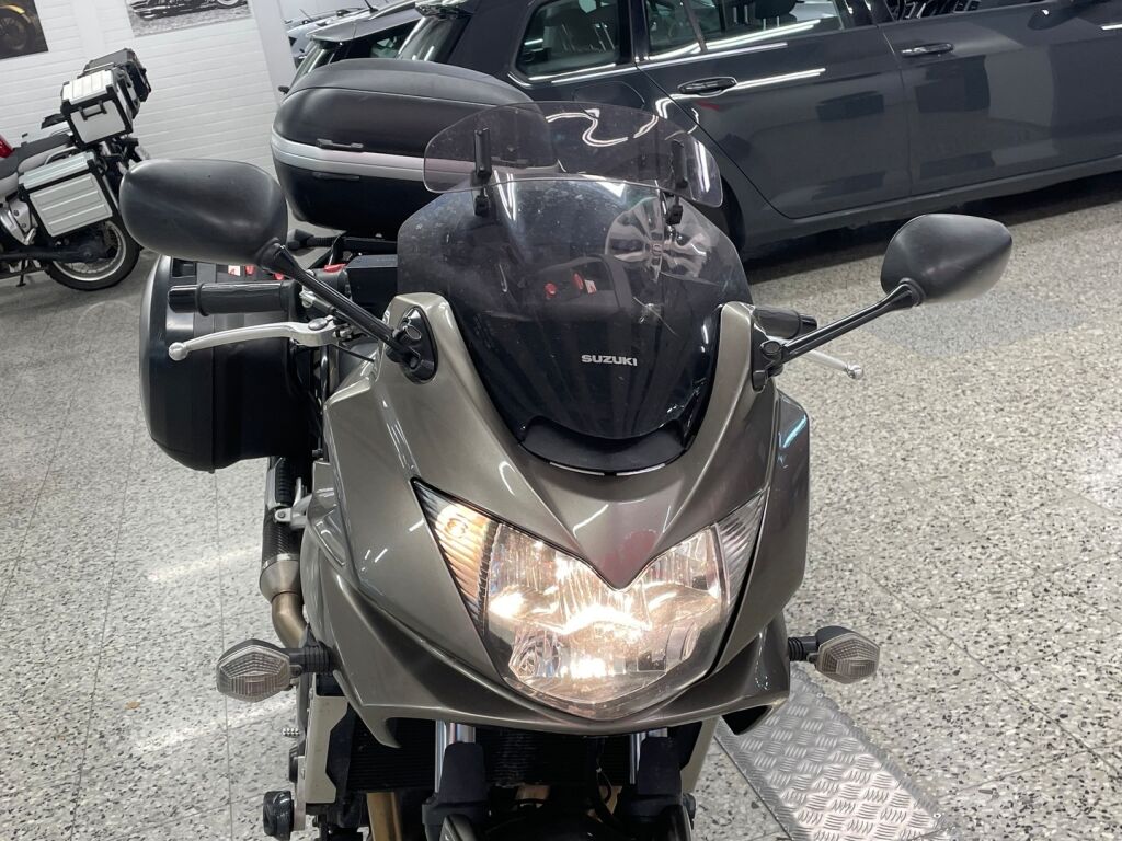 Suzuki GSF 2012 