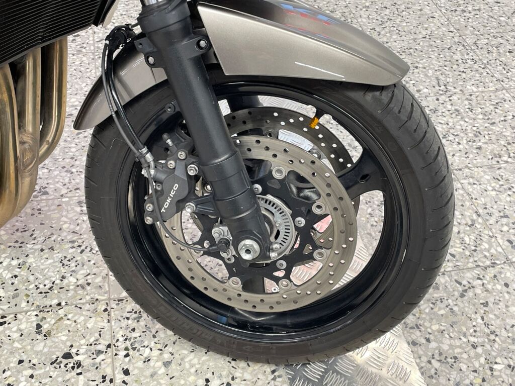 Suzuki GSF 2012 