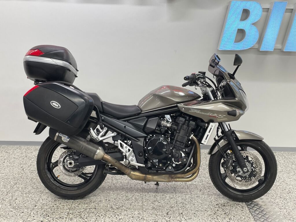 Suzuki GSF 2012 