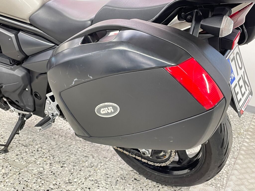Suzuki GSF 2012 
