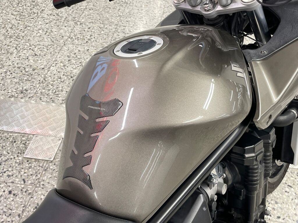 Suzuki GSF 2012 