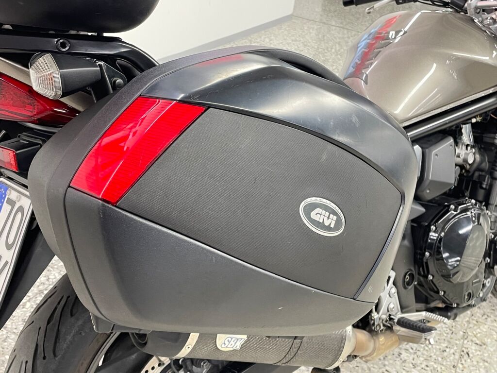Suzuki GSF 2012 