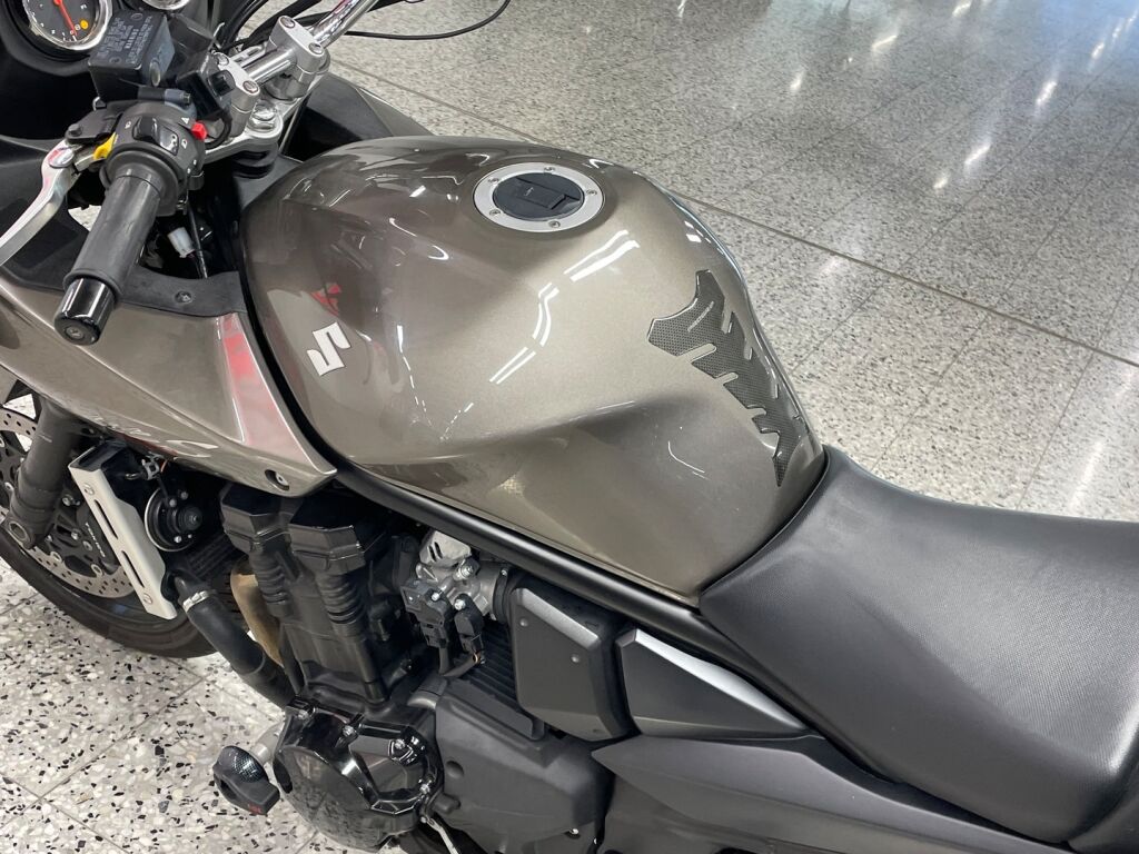Suzuki GSF 2012 