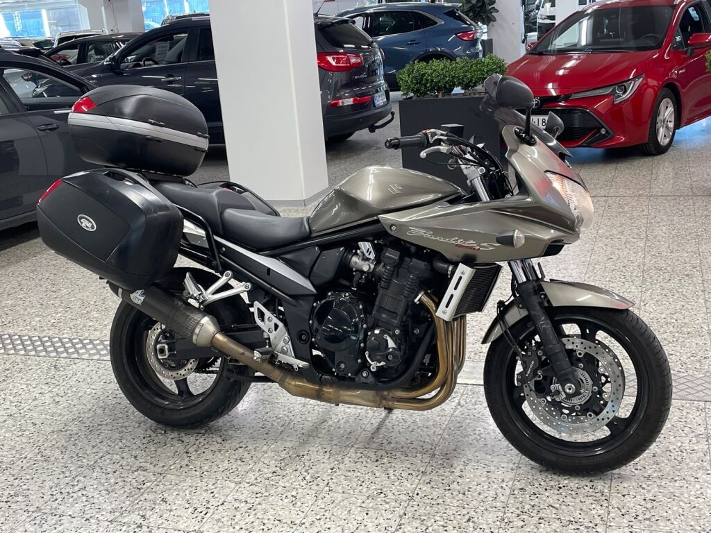 Suzuki GSF 2012 