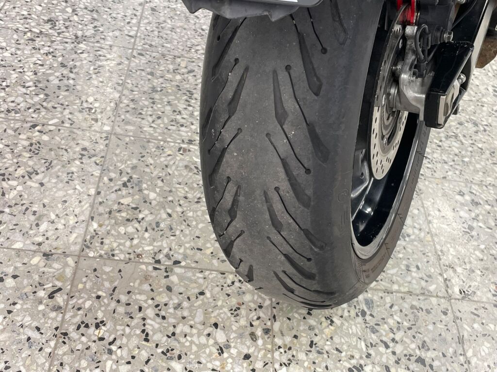 Suzuki GSF 2012 