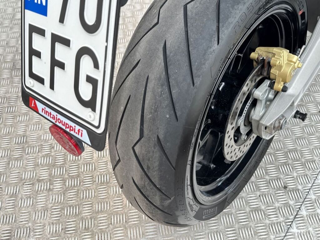 Aprilia Dorsoduro 2013 Valkoinen