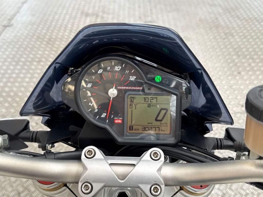 Aprilia Dorsoduro 2013 Valkoinen