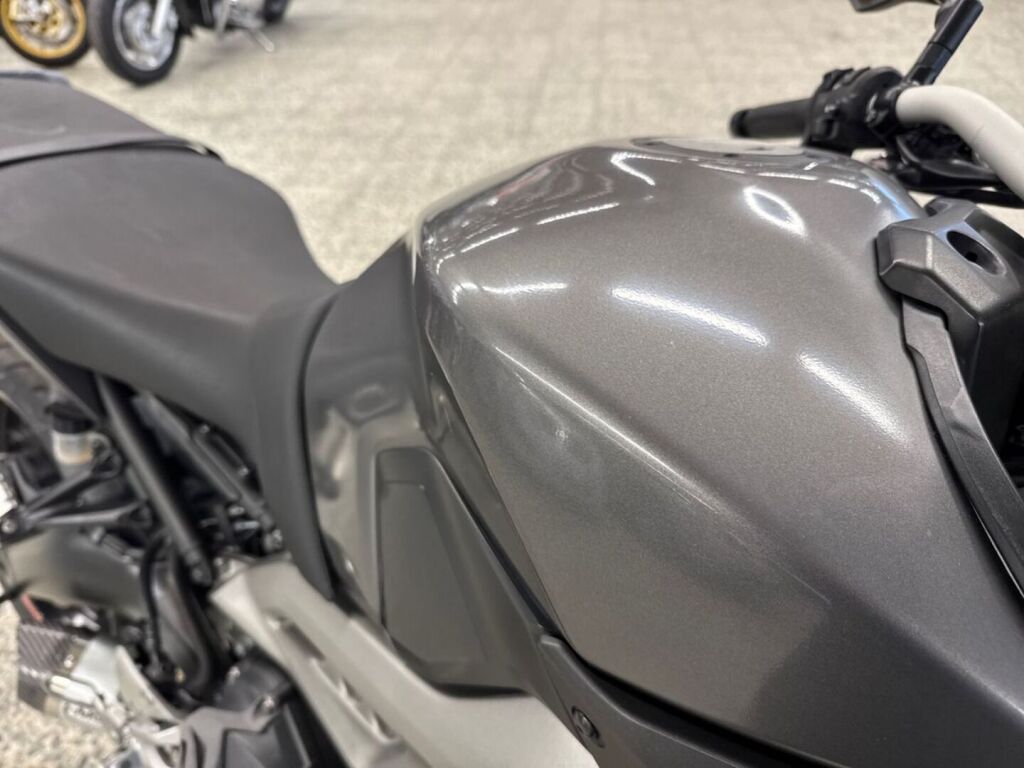 Yamaha MT-09 2015 Harmaa