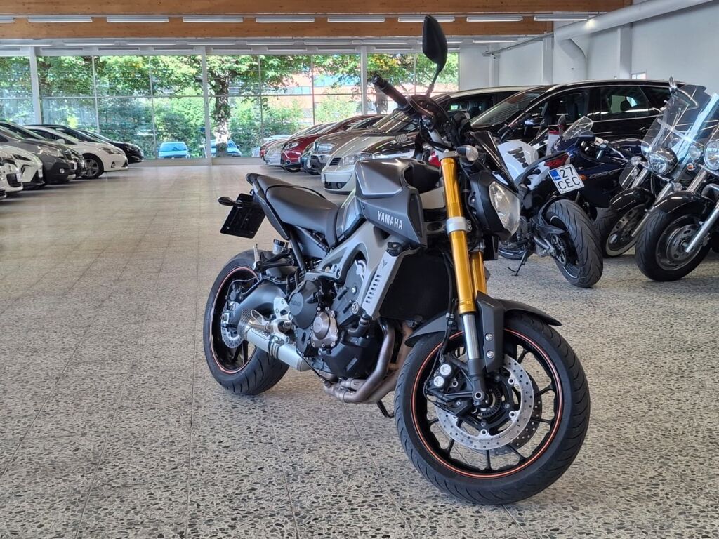 Yamaha MT-09 2015 Harmaa