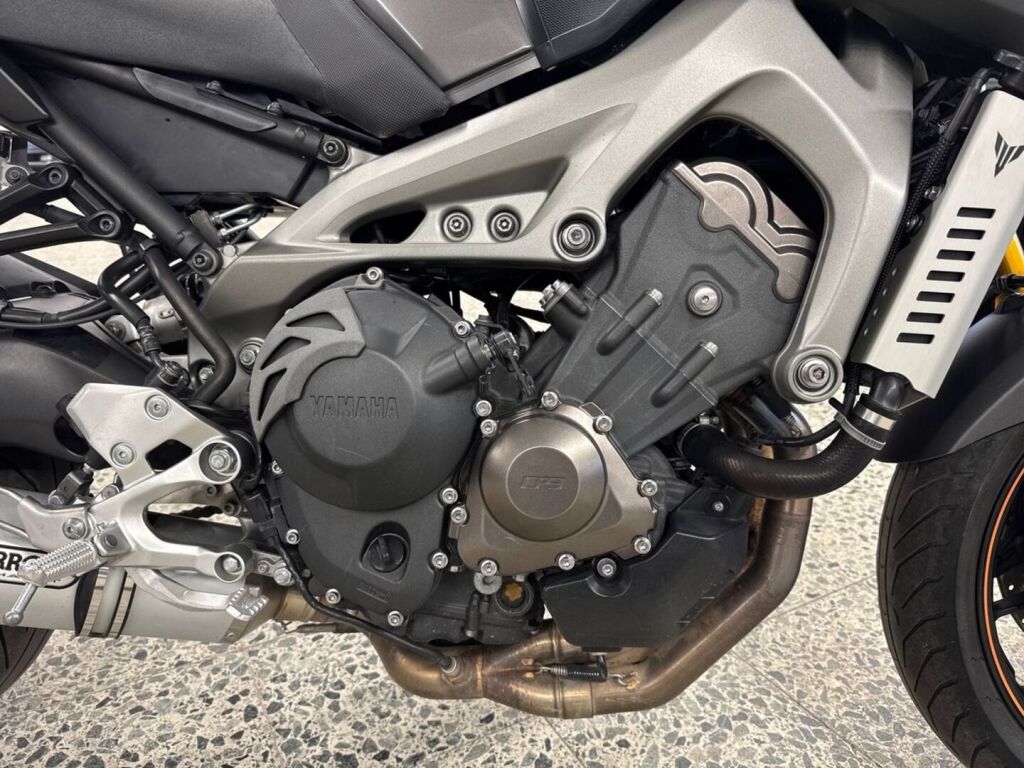 Yamaha MT-09 2015 Harmaa
