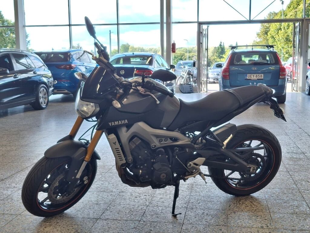 Yamaha MT-09 2015 Harmaa